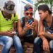 Un apagón de internet ha sumido a Cuba en la incertidumbre y el silencio.
