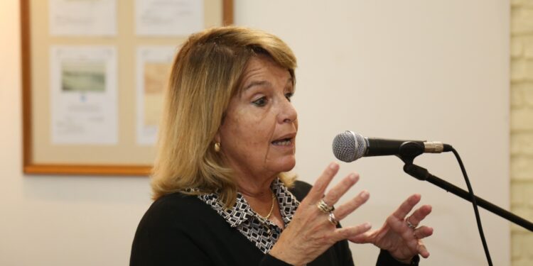 Alcalde Carballal dejó inaugurada Hemeroteca de Punta del Este
