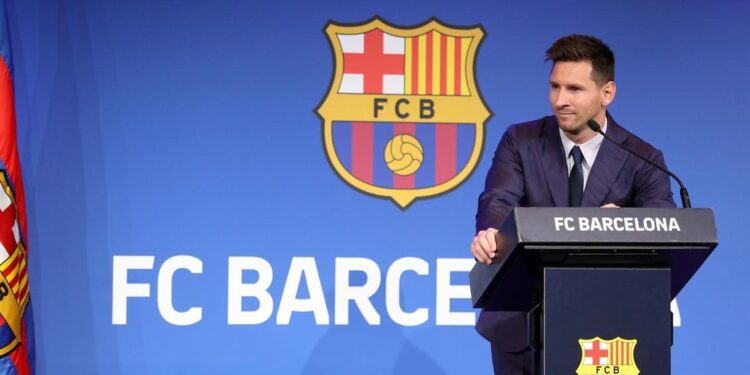 Messi se despidió con lágrimas de Barcelona antes de arreglar con el PSG