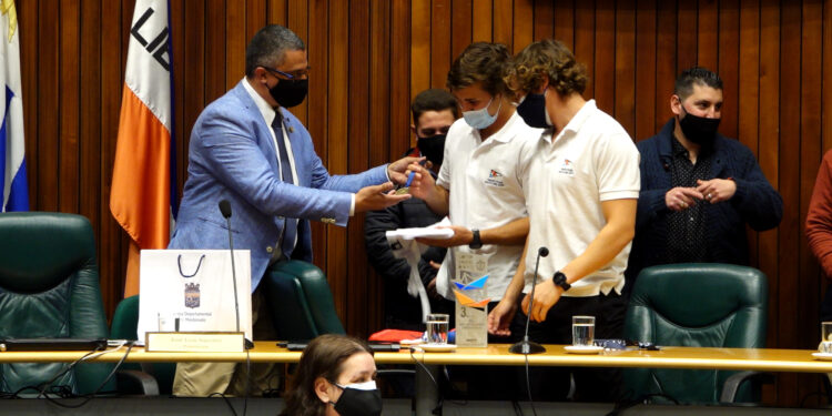 Junta homenajeó en sesión especial a los deportistas Hernán Umpierre y Fernando Diz