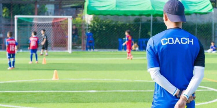 Con apoyo de FIFA y Conmebol impulsan capacitación para entrenadores