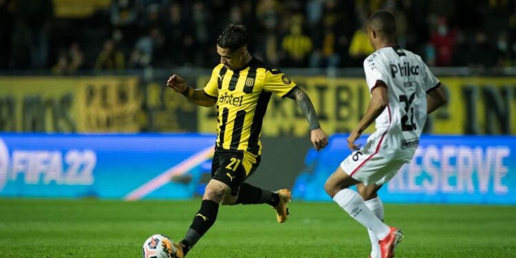 Peñarol pagó caro sus errores y está casi eliminado