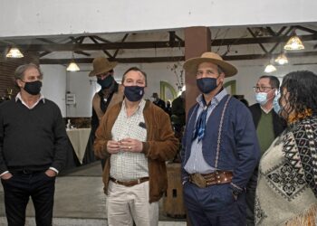 Ministerio de Transporte y Sociedad Criolla de San Carlos firmaron convenio para obra social