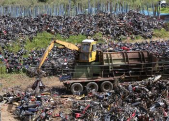 IDM inició la compactación de 7 mil motos y generará insumos para la construcción de viviendas sociales