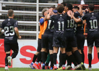 El Este en racha triunfal: Cerro Largo goleó a River Plate