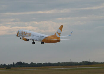 Flybondi retoma sus vuelos a Uruguay con cuatro frecuencias a Punta del Este