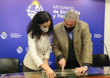 Intendente Antía y Ministra Arbeleche dieron el puntapié para la concreción de una nueva Zona Franca en Punta del Este