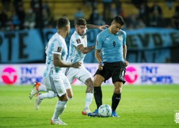 Argentina ganó y la celeste se aleja de Qatar