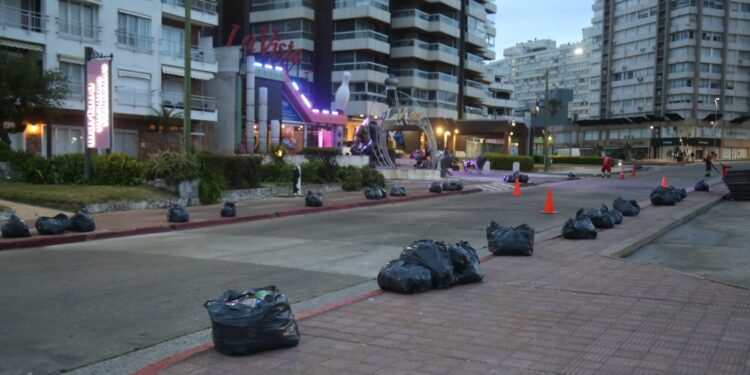 Cuadrillas de la IDM dejaron en condiciones toda la rambla luego de Punta Fest 2021