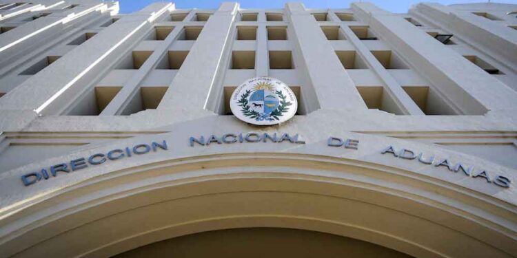 Asociación de Funcionarios de Aduana se declaró en estado de alerta