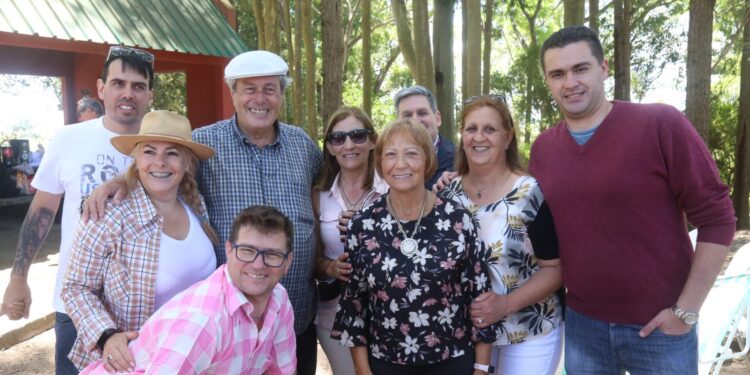 Antía homenajeó a vacunadores y destacó que cumplen un rol fundamental en la pandemia