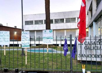 Socios de Casa de Galicia no irán a grandes mutualistas; habrá paro en la salud este martes