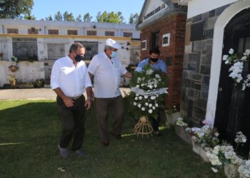 Homenajean a Domingo Burgueño a 24 años de su muerte