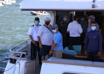 Lacalle visita Isla de Lobos invitado por Antía