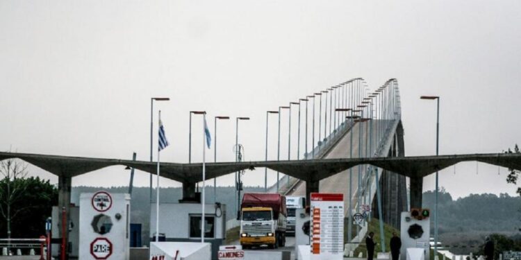 Sepa cuales son los horarios en los que realizan hisopados en los puentes internacionales