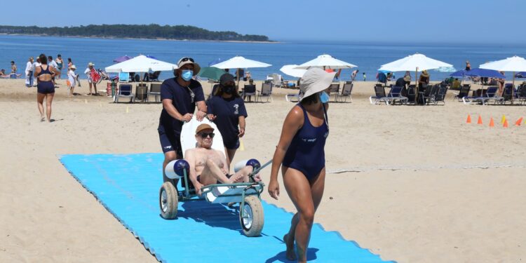 Fuerte apuesta al disfrute de todos: Antía inauguró la primera de las tres playas accesibles