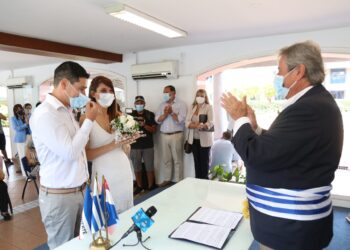 Antía casó primera pareja en Maldonado