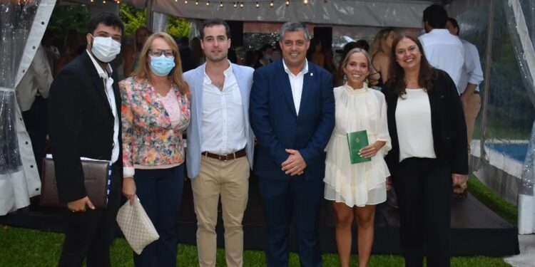 Alcalde Carballal realizó su primer casamiento en domicilio particular