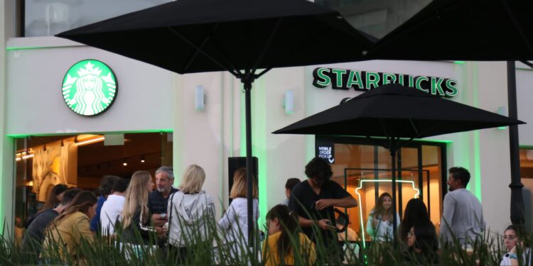 Starbucks llegó a Punta del Este con la 11° tienda en el mercado