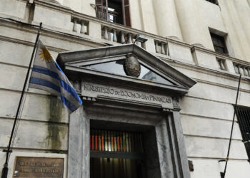 2021 cierra con baja del déficit fiscal y aumento de gasto en políticas sociales según Gobierno