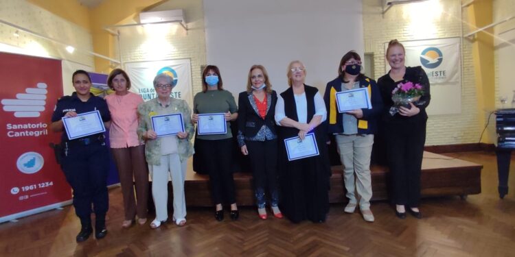 En el mes de la mujer el Municipio de Punta del Este homenajeó a mujeres pertenecientes a distintas instituciones