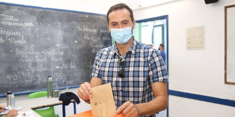 Carballal dijo que en la elección se define una forma diferente de gobernar