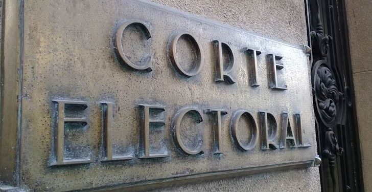 Escrutado más del 99% de los votos la LUC se mantiene firme por escasa mayoría