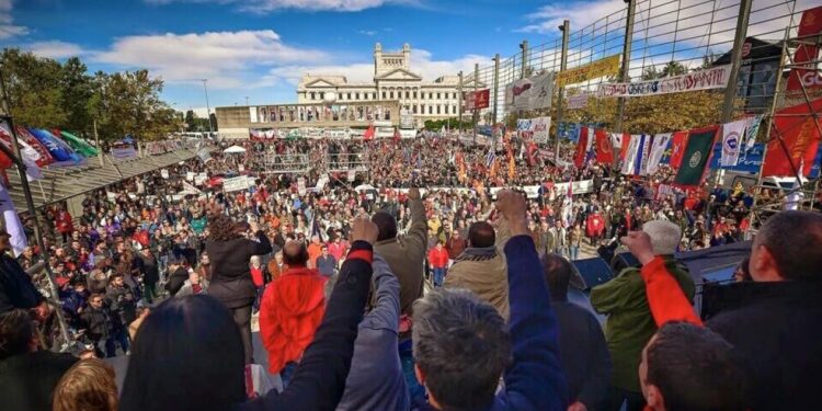 PIT CNT realiza primer acto del día de los trabajadores luego de la pandemia con fuerte mensaje al gobierno