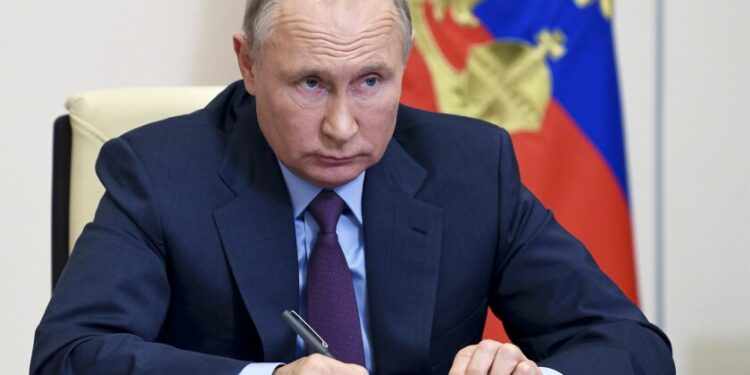 Putin advierte a Occidente: “Si alguien interfiere, la respuesta será instantánea”