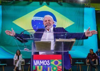 Como favorito en las encuestas Lula lanzó su candidatura a la Presidencia