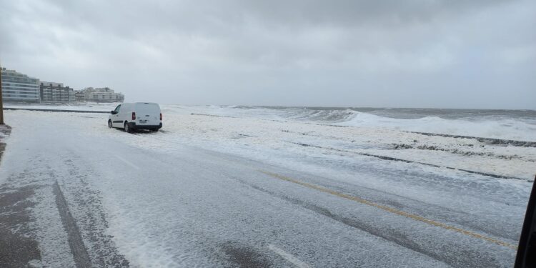 Cortaron en forma preventiva la circulación a la altura de Playa de los Ingleses