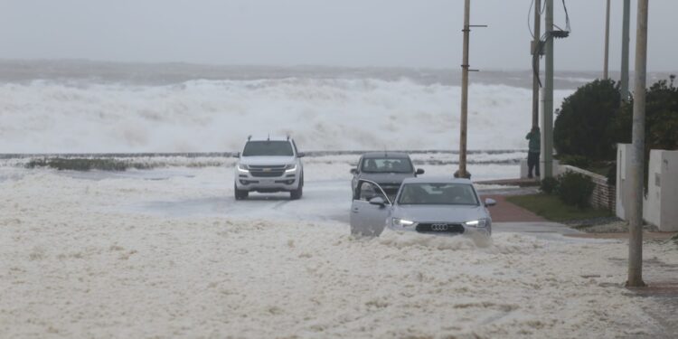 CECOED reportó que se continúan realizando intervenciones a lo largo del departamento debido a las consecuencias del ciclón subtropical