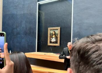 Un visitante atacó el cuadro de la Gioconda en el Museo del Louvre