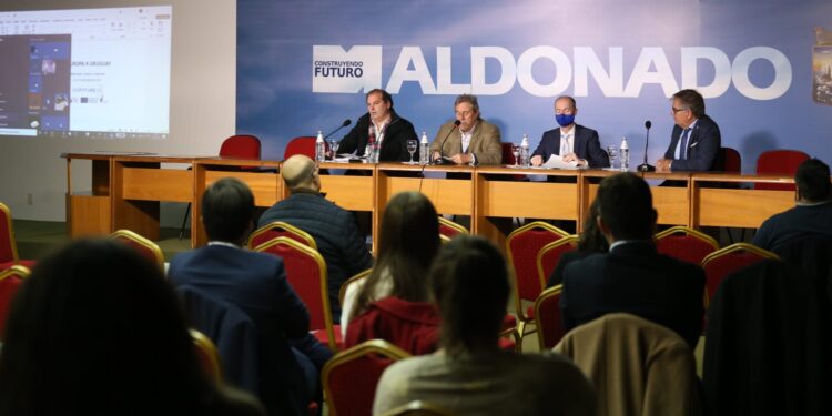 Unión Europea interesada en políticas medioambientales de Maldonado