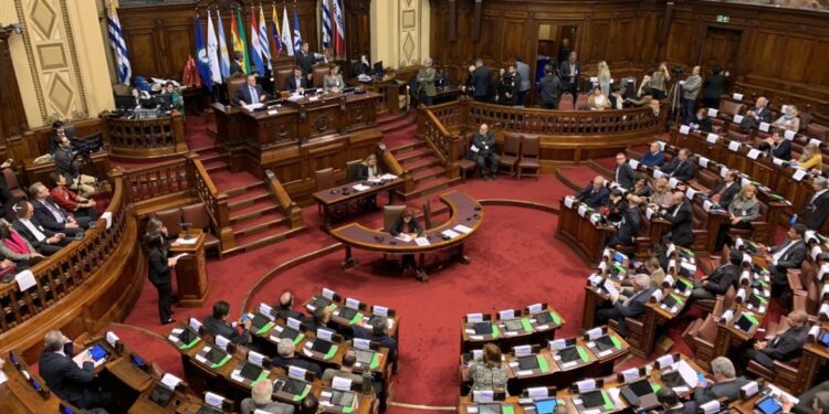 Exoneran pago de aportes jubilatorios a agencias de viaje y empresas de transporte y excursiones terrestres