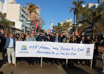 El alcalde dijo que son días de fiesta, donde hubo un desfile, como hacía muchos años no se hacía, con gran presencia de gente.
