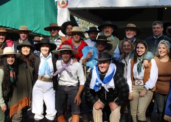 Carballal agradeció a las distintas Sociedad nativistas que formaron parte del aniversario de PDE 