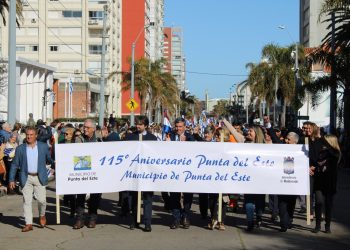 Punta del Este brilló en su aniversario con un impactante desfile Cívico Militar