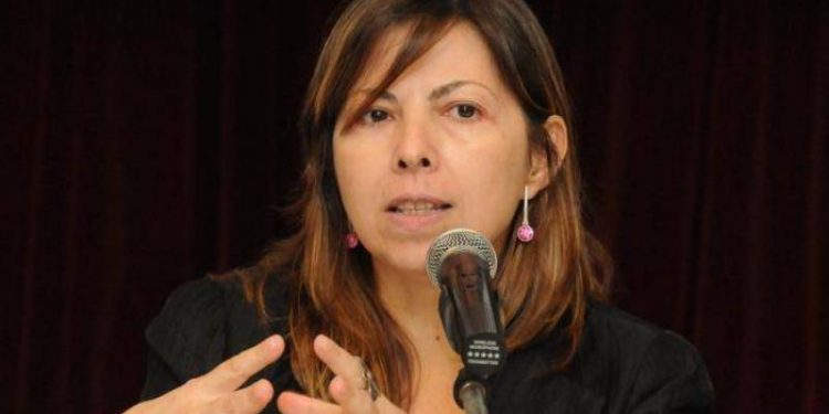 Ministra Argentina pone un ojo en los turistas
