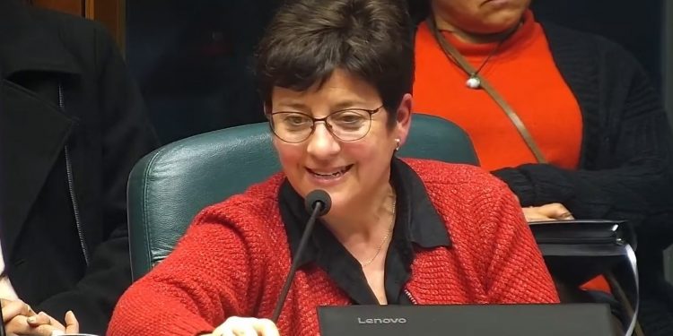 Susana Hernández cuestionó decisiones que se toman en forma inconsulta con la ciudadanía