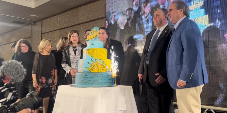 Monzeglio opinó sobre el reconocimiento a figuras argentinas
