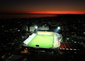 Se encendieron las luces del Estadio Domingo Burgueño Miguel