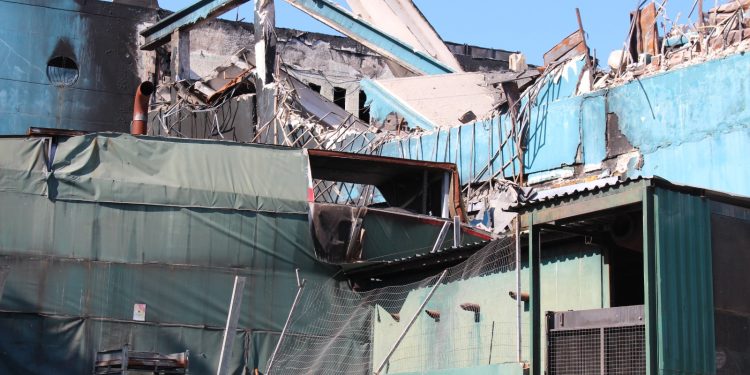 Comenzó la demolición de 4200 metros cuadrados de Punta Shopping tras diagnóstico de sectores afectados