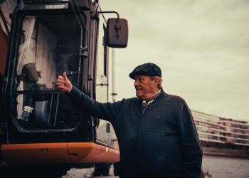 Intendente Antía recorrió obras de apuntalamiento del Puente dos de la Barra.