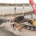 Quedó colocada la primera viga de apuntalamiento en el Puente 2 de la Barra