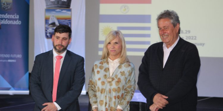 Antía sobre el puente 2 de la Barra «Hoy no se cae»