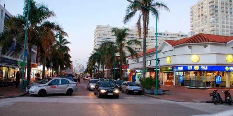 Carballal indicó que la falta del Shopping motivó un crecimiento comercial en Gorlero
