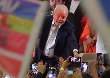 Lula derrotó a Bolsonaro en un reñido balotaje y por tercera vez será el presidente de Brasil