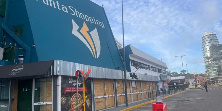 Red Solidaria Punta Shopping prepara dos eventos a beneficio de los funcionarios