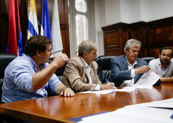 Intendencia concreta con Secretaría del Deporte obra de nueva piscina
